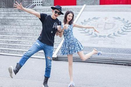 Skr!“萌妃”金晨秀超高难度一字马 网友：确实可以卖艺了！