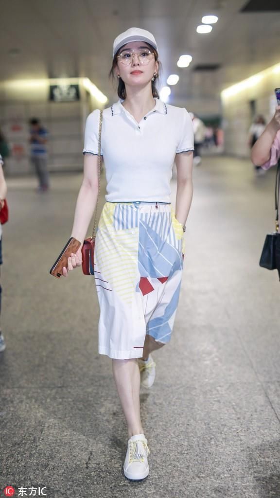 唐嫣把这几款T恤都穿了个遍,超低门槛百搭款谁穿谁美!