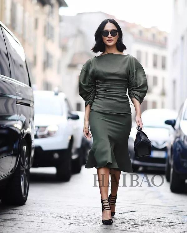 小个子夏日穿搭特辑!身高不足160cm的她们，怎么穿才能显高又时髦