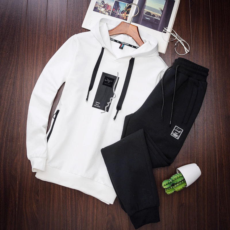 别傻傻的穿衬衣，太土!今年流行这样的卫衣，减龄有型还不贵