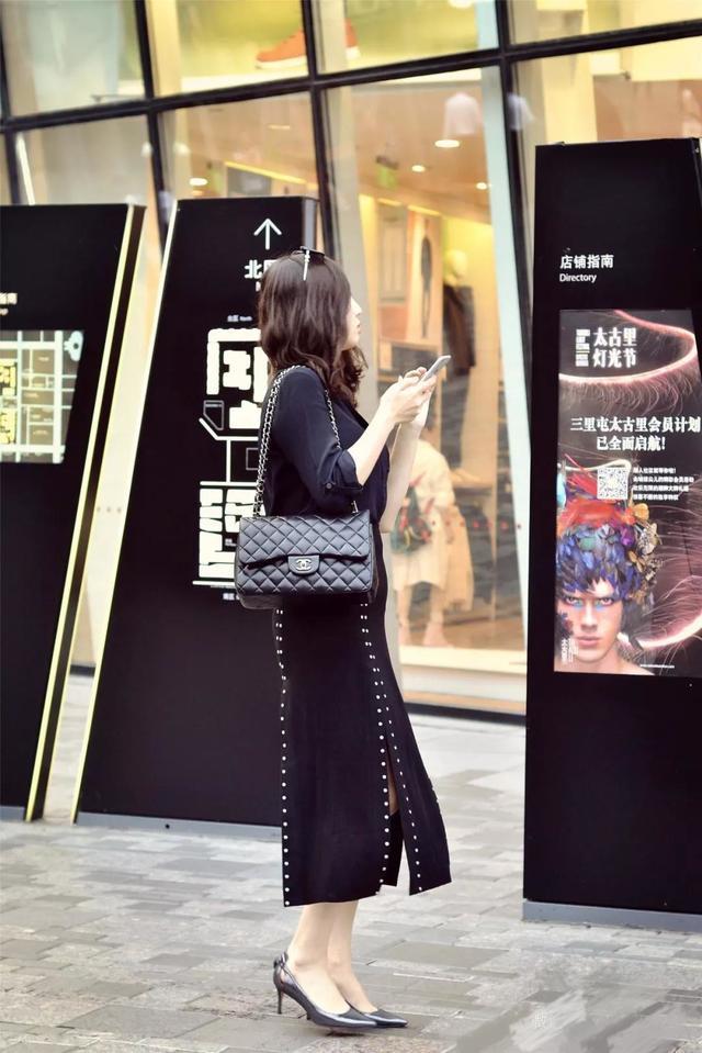 路人街拍：身材好，懂穿搭，个个娇艳欲滴，你是否有心动的感觉