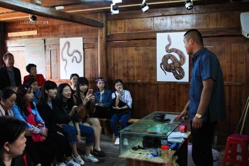 「苗族」中国保存最完好的苗寨,藏在峡谷仙境之中,是湘西最美的风景