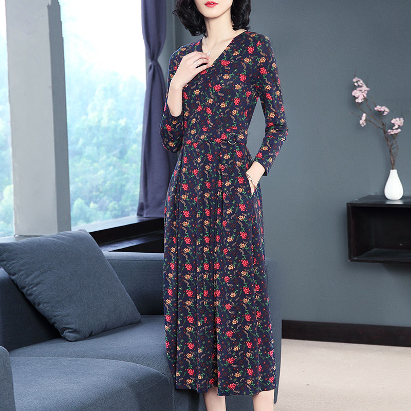 谁说小个子女人不能穿长裙!1.55米老婆穿上，比亚洲小姐还美