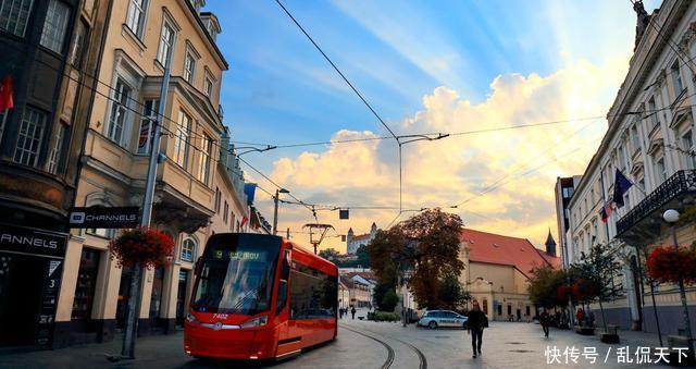 世界上城堡数量最多的国家之一，被称为欧洲的心脏