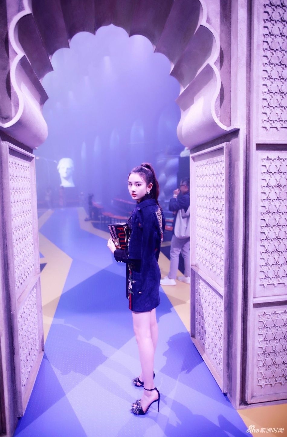 宋祖儿:一双大长腿吸睛无数