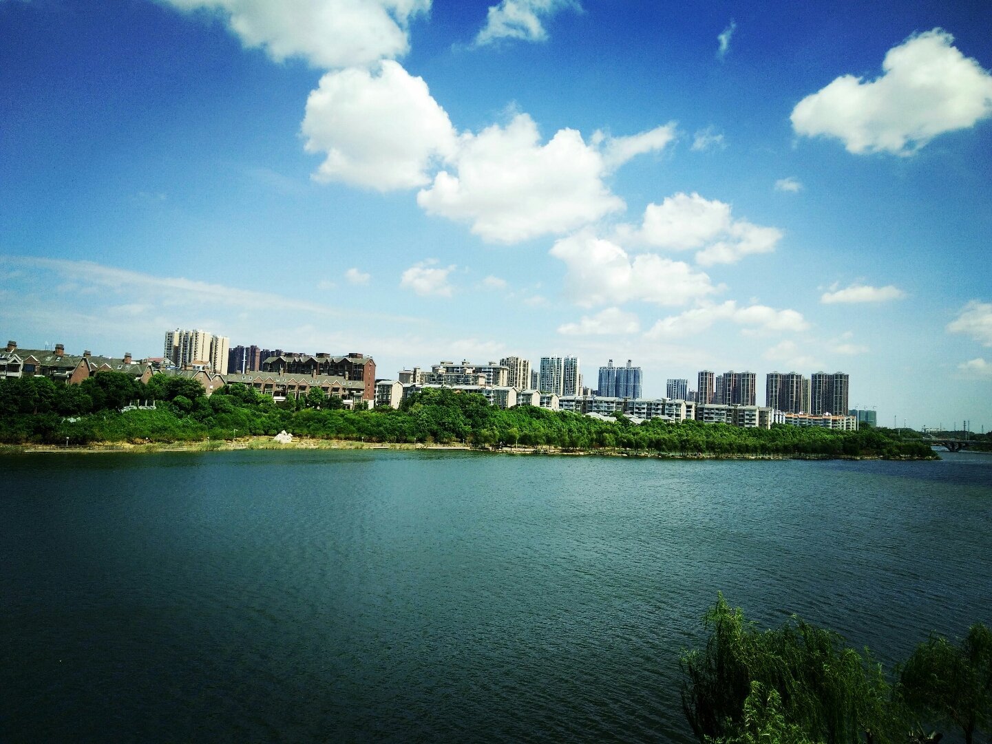  我国■湖南不容小觑的一座城市，我国南北东西交通要道，未来有