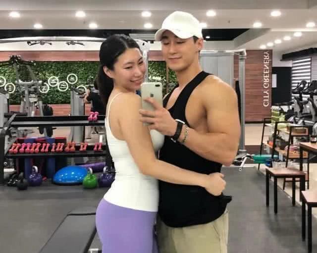  [网民]又一位富二代闯入演艺圈，第一部著作就走红，网民谢谢他沒有承继祖业
