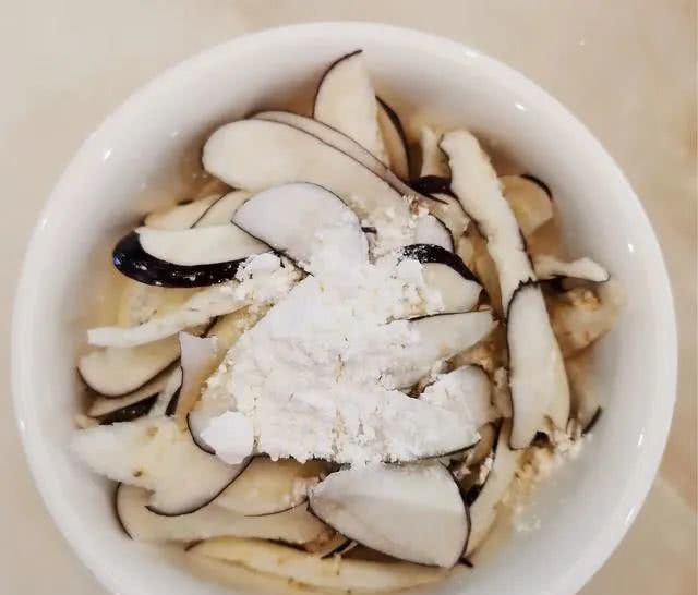 『色香味』红烧茄子,这样做拿肉不换,色香味俱全