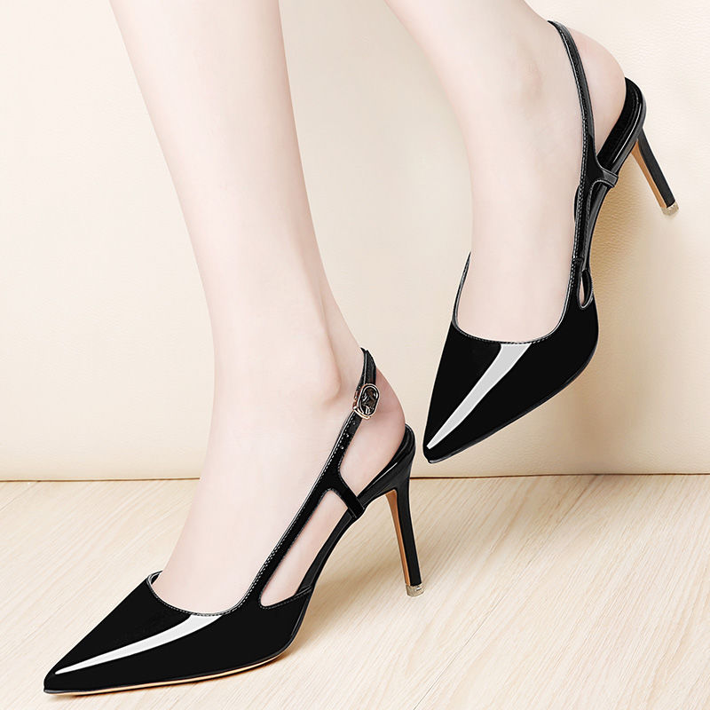 细跟高跟鞋会让你变得自信而优雅，它给予你的骄傲，谁也代替不了