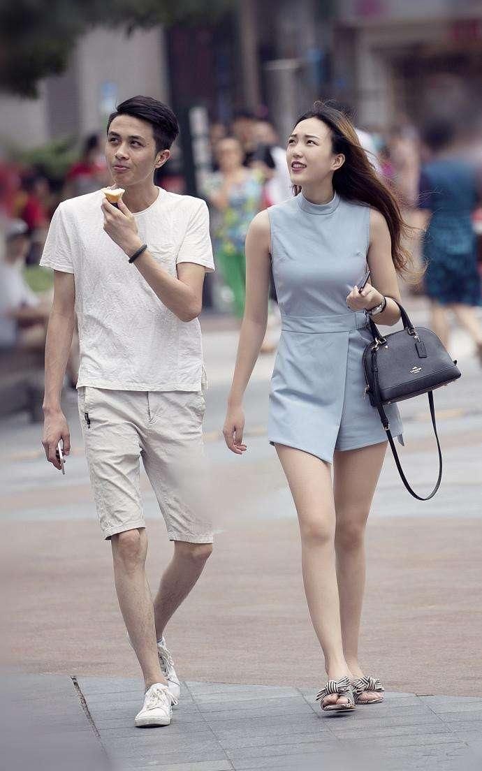 重庆街拍:各种高颜值俏身材大长腿的美女上街，你还走的动路吗?