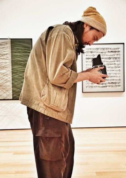 王传君演技火了之后,穿衣风格也火了,男人穿成这样真的很迷人