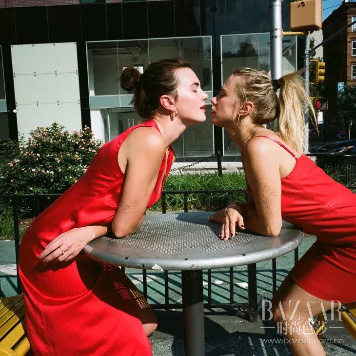 今年的秋冬流行色很吉利,还没到过年就要红火起来!