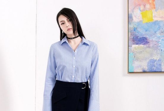  【些比较】衬衫这么搭配很时尚，时髦女郎一定要领教，这么穿就对了