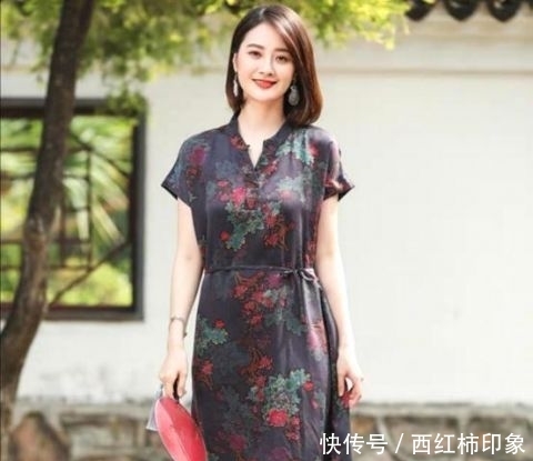  气质：年过半百的女人，要穿什么样的衣服才会被叫阿姨而不是大妈？