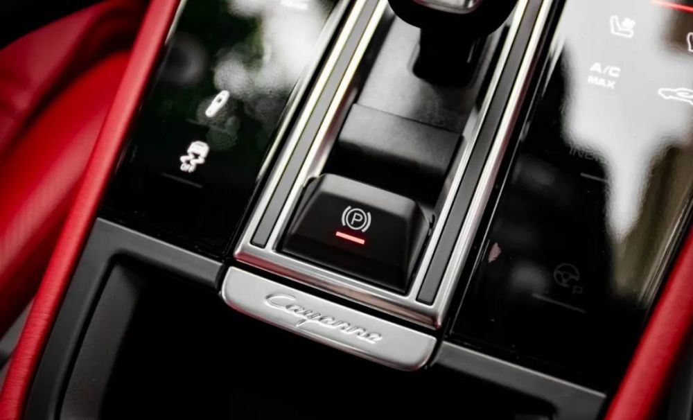 『卡宴』保时捷卡宴Coupe 装贴XPEL LUX PLUS系列漆面保护膜