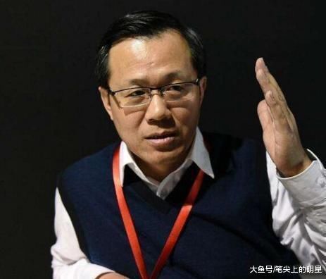 卓伟又曝猛料：称知名男星的女友已怀孕，还配上了医院证明的照片