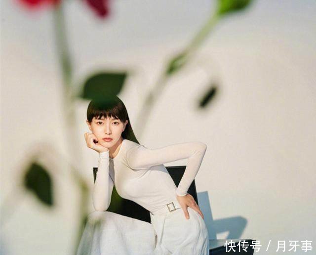 35岁唐嫣只不过剪了个“狗啃”刘海,气质就变得大不一样了!