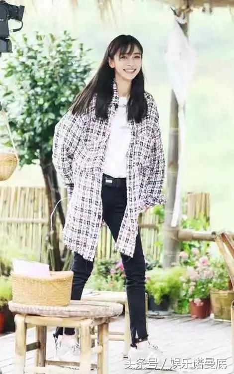 杨颖出席活动，又被质疑“变脸”，网友：五万一天的化妆师没白请