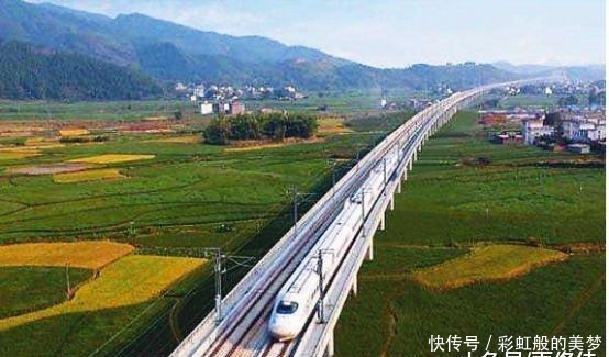  高铁站■高铁站每天开出的第一班列车，为什么都是空车？今天总