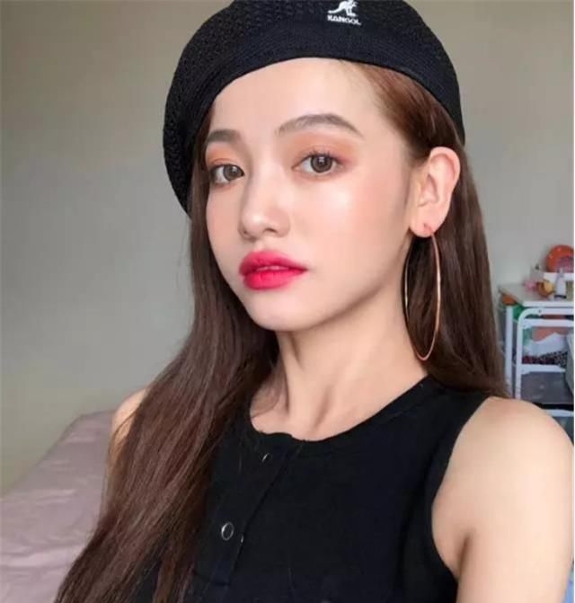 【首饰】四十多岁的女人,这3种首饰要少戴,看着廉价又寒酸,特招人笑话