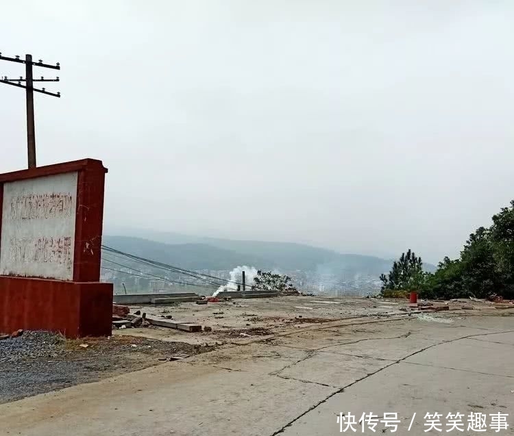  违建@动真格了！六都寨水库大坝上多处违建被拆除！