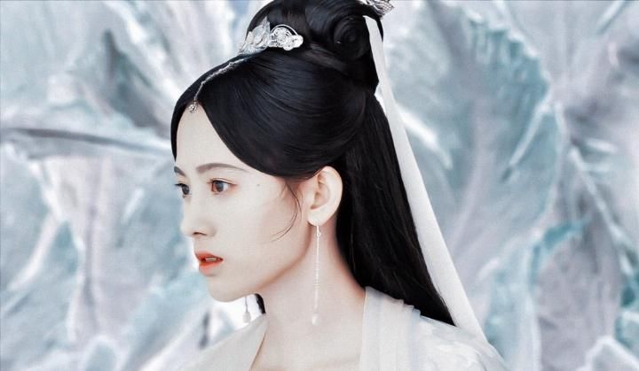 矮个■鞠婧祎小矮个也是挺漂亮的！谁说身材娇小兜不住西装？这样真帅