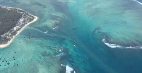 毛里求斯罕见“海底瀑布”，形成原因令人恐怖