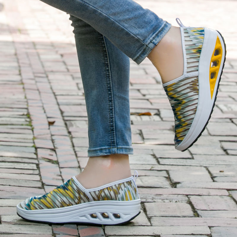 布鞋不兴了，今秋流行这女鞋，上脚舒适典雅，国庆出游穿最适合了