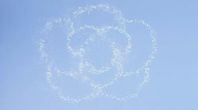 围观| 不用美颜照样美翻，为啥刘雯的夏天妆容就能这么持久?