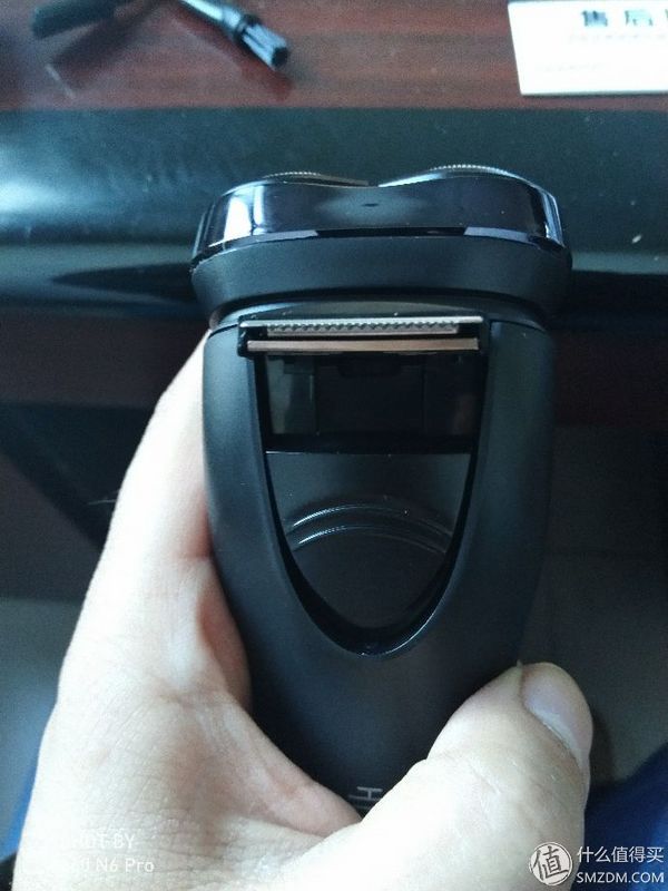 开箱晒物 篇二:不专业的飞科fs372电动剃须刀开箱晒物