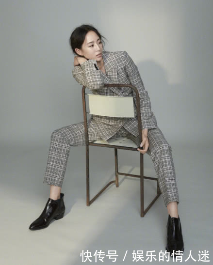 张钧甯厉害了，薄纱裙遮不住内搭，网友：颜值身材并存的女演员