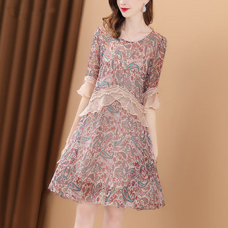 新流行的一种连衣裙，洋气耐看巨美嫩，大气忒上档次