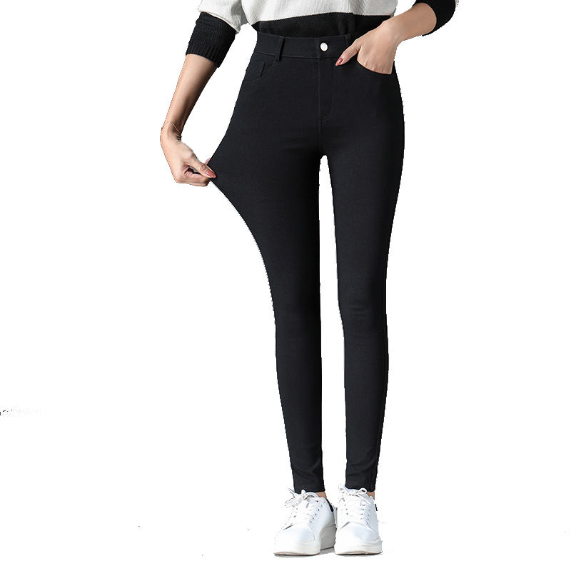 这款御姐范儿的铅笔皮裤，完美的塑造了你的性感妖娆曲线