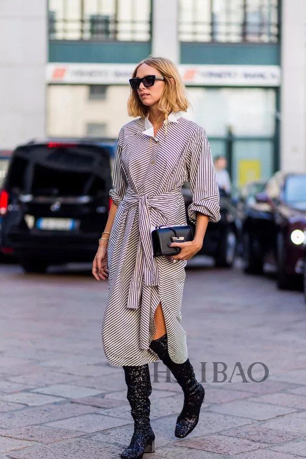 实用| 时尚博主教你早秋穿搭，这样的时髦单品不来一件?