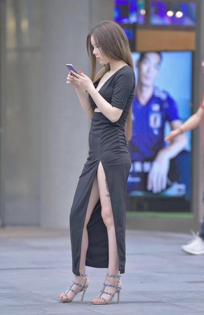 美女街拍, 小姐姐气质优雅, 尽显潮流, 呈现出现代韵味