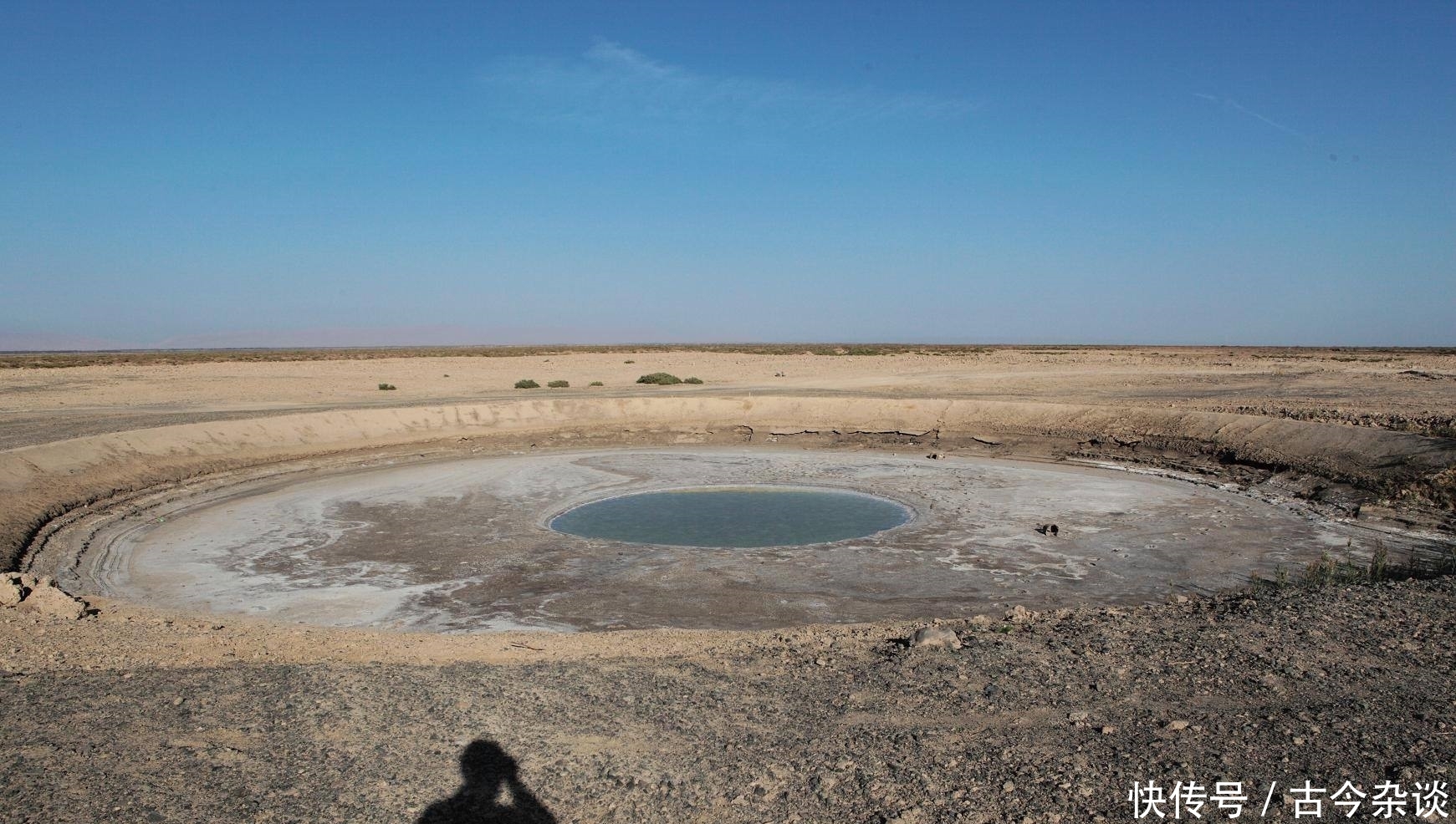 中国大陆的最低点，230平方千米水域干涸，恐成第二个罗布泊