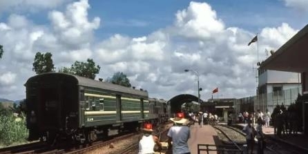  「特区」深圳成为特区前的照片，这是市中心