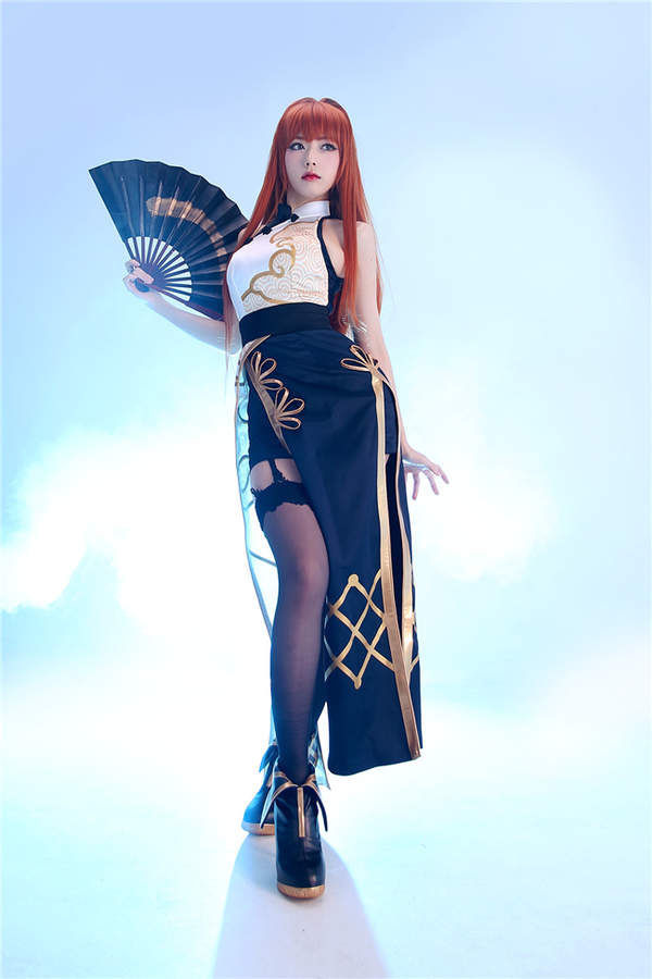 大胸御姐Cos《永远的7日之都》雯梓 旗袍在惨烈哀嚎!