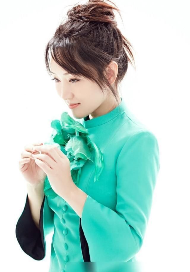 短粗女神杨钰莹?下半身胖到不敢认，网友:简直就是两根擎天柱!