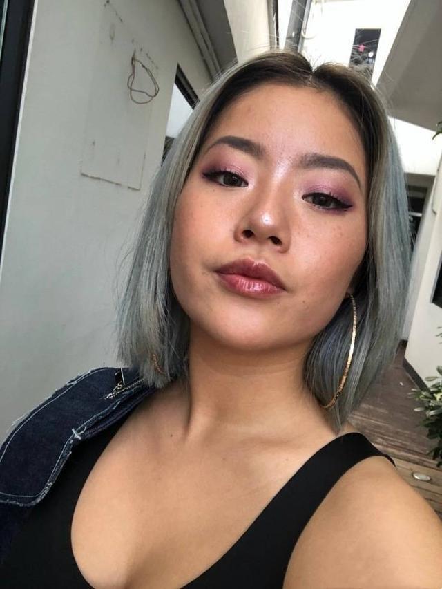 王菊首登纽约时装周T台，只是换个眼妆却叫人认不出，气场都没了