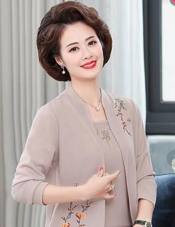 显嫩:春季小衫,正好开春穿,减龄显嫩,凸显女人魅力气质,美美过阳春