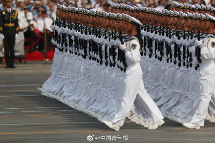 70年国庆大阅兵上的震撼瞬间