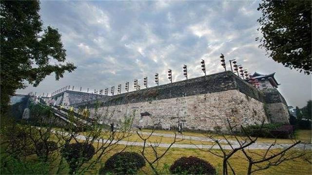 中国最爱改名的城市：改了20多次，如今名字中一个字与首都相同