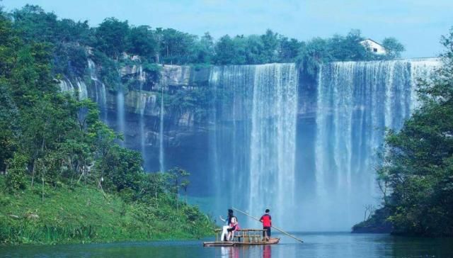 亚洲第一大，第一宽的瀑布，瀑声惊天，洞奇深幽，美若彩虹挂天际