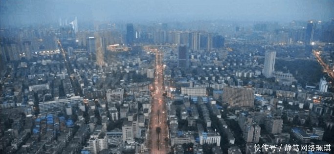 武汉和成都发展相似, 但是成都更像一线城市, 武汉太不纯粹