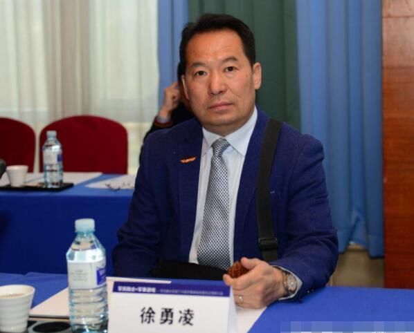 崔永元接受国际试飞员的道歉，网友:终于给范冰冰撑脸了!