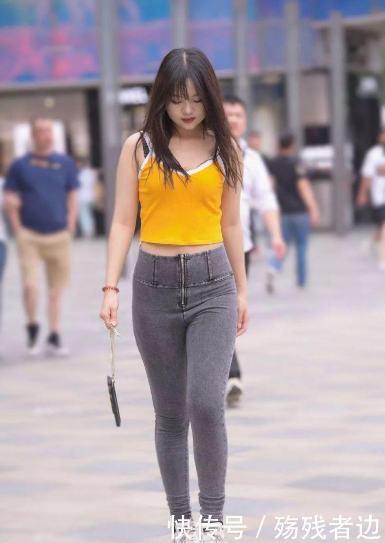  美女|“胯宽腰圆”的女人，多穿牛仔裤没有错，轻松化解你的尴尬！