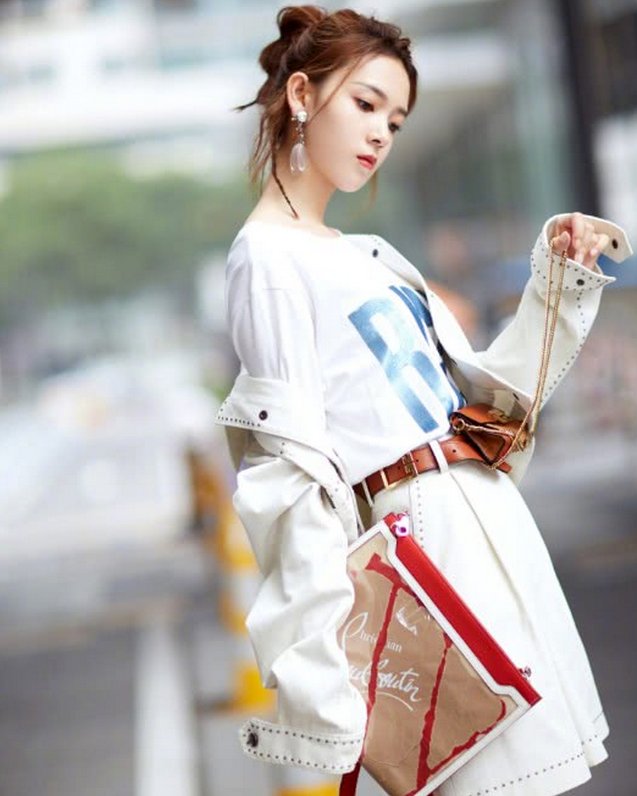 陈瑶只不过是穿了一款18cm的鞋子，这双脚都被折成什么样了!