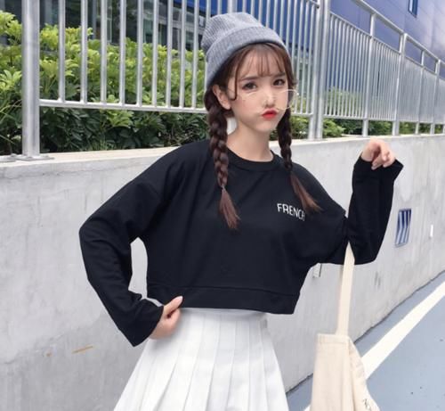  『学学』重点说一句！00后穿卫衣别总搭阔腿裤，俗腻！学学这样穿，秒变校花