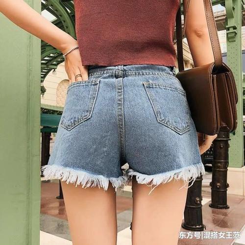 露大腿的季节到了, 选高腰牛仔短裤穿出迷人的大腿和翘臀